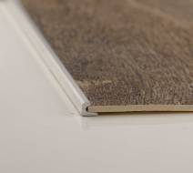 Alukante gerade, 3,0 mm hoch Typ DSA30 zum Einfassen von Teppichflächen.